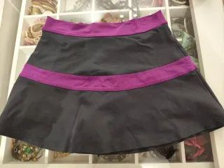 Falda deportiva de la marca BB