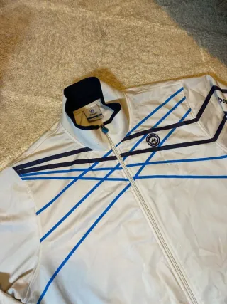 Giubbotto sportivo bianco e blu