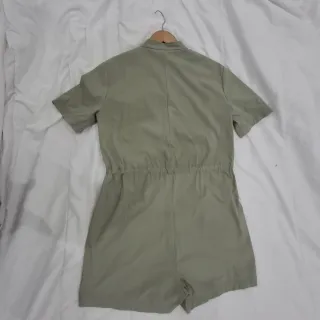 Macacão Oysho verde militar