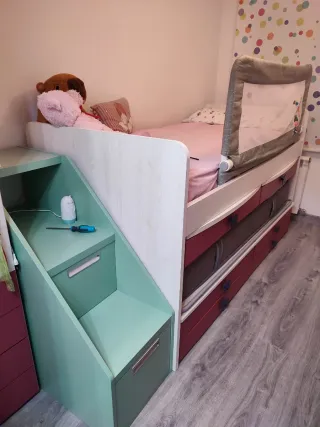 Cama nido con escalera y cajones