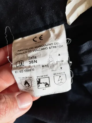 Pantalón de bombero con detalles reflectantes