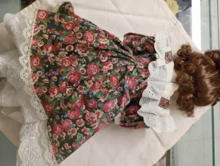 Muñeca de porcelana antigua