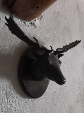 Cabeza de gamo de bronce