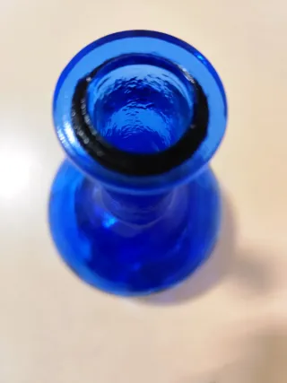 Garrafa decorativa em vidro azul cobalto (vintage)
