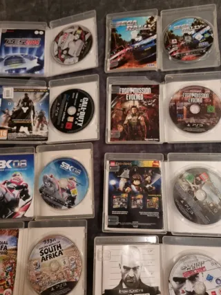 Lote PS3 + 18 juegos + accesorios