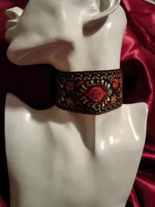 Choker in tessuto Jacquard