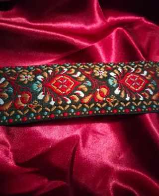 Choker in tessuto Jacquard
