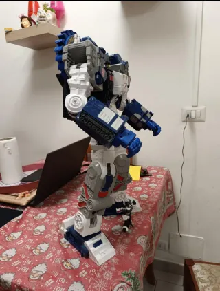 Transformers Metroplex Titans class