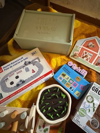 Lote de juguetes educativos de madera y silicona