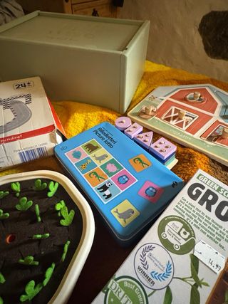 Lote de juguetes educativos de madera y silicona