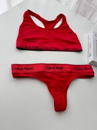 Conjunto Calvin Klein Rojo Talla XS