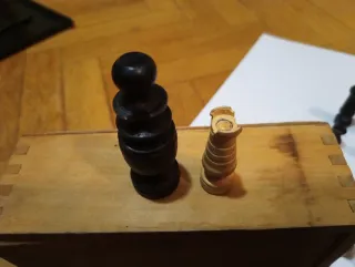 Antico Scacchiere Artigianale in Legno Naturale