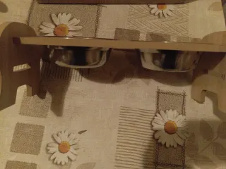 Ciotole per cani in legno e acciaio