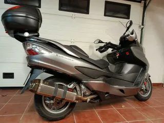 Suzuki Burgman 400