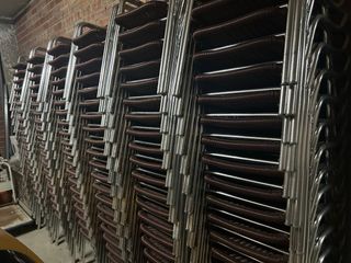 200 Sillas de terraza metálicas y ratán