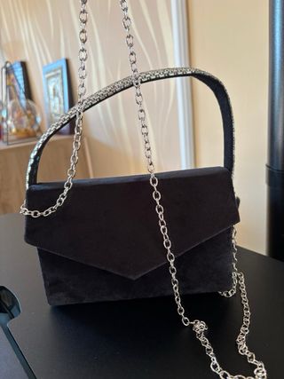 Pochette elegante nera con catena