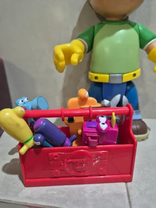 Muñeco Mani Manitas con Caja Herramientas