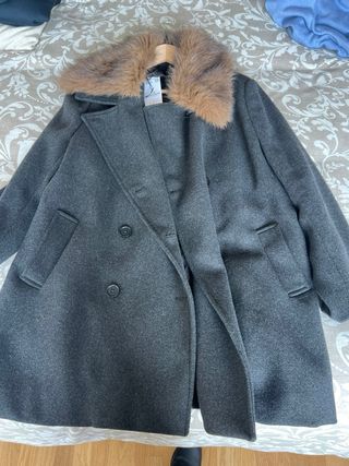 Abrigo nuevo con cuello pelo