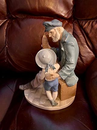 Figura Lladró "Viejo Marino y su nieto"