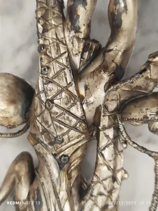 Antica statuetta argentata donna con asta