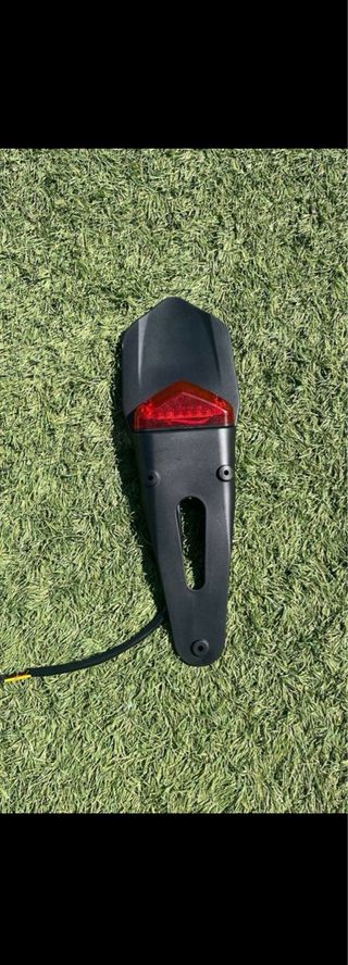 Portamatriculas corto LED Universal