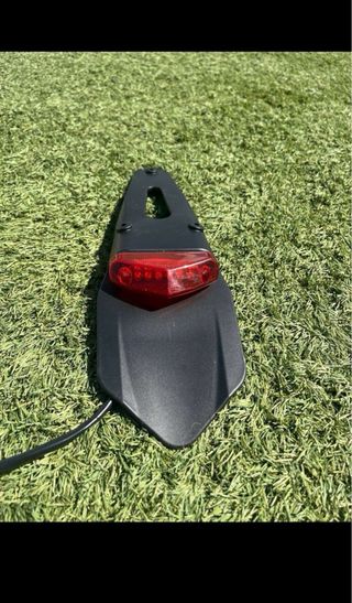 Portamatriculas corto LED Universal