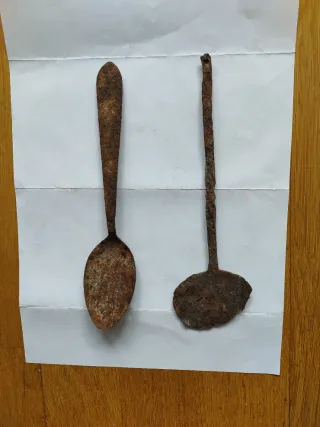 Badila y cuchara muy antiguas.