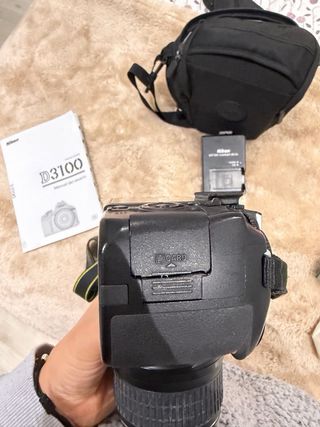 Cámara Nikon D3100 + objetivos y accesorios