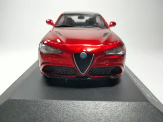 1:43 Alfa Romeo Giulia Quadrifoglio (2016)