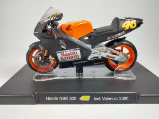 1:18 Honda NSR 500 #46 - Valentino Rossi (2000)