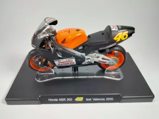 1:18 Honda NSR 500 #46 - Valentino Rossi (2000)