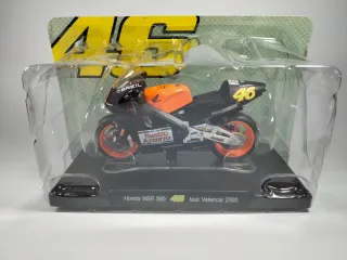1:18 Honda NSR 500 #46 - Valentino Rossi (2000)