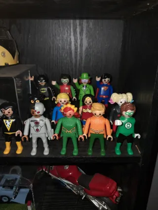 Playmobil Kinder 13 Figuras Superhéroes