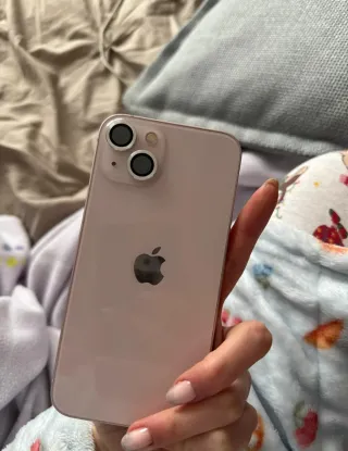 Vendo Apple iPhone 13 de 256 GB, color rosa, libre