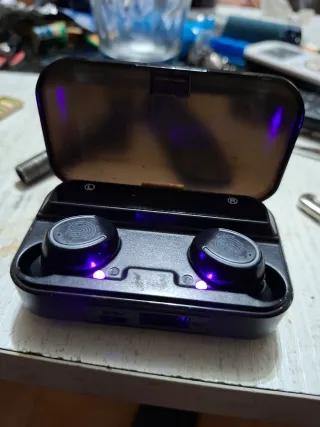 Auriculares Bluetooth Negros y Morados