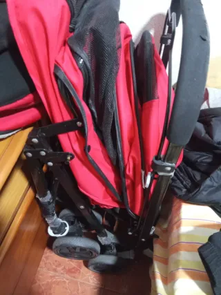 Carrito para perro rojo