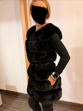 Chaleco de pelo negro mujer