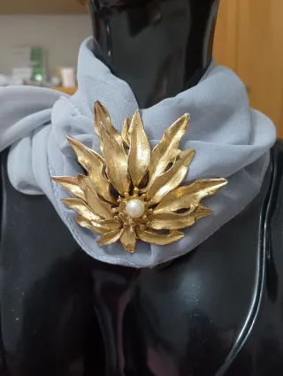 Spilla vintage fiore oro con perla