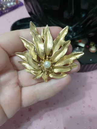 Spilla vintage fiore oro con perla
