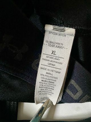 Top sportivo Under Armour nero