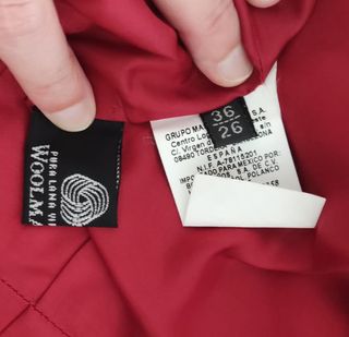 Falda tweed roja de lana de Massimo Dutti, talla S