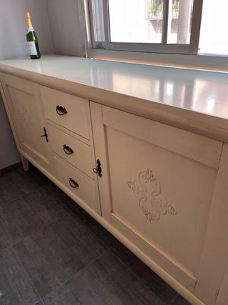 Aparador beige de madera