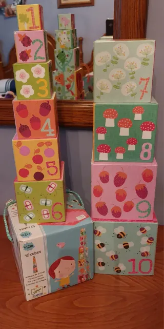 Juego de cubos apilables