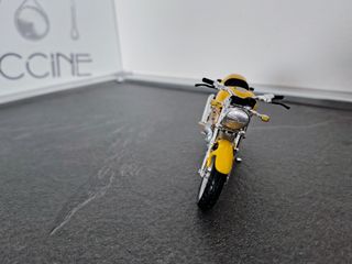 Modellino Ducati Monster 1:18 Maisto