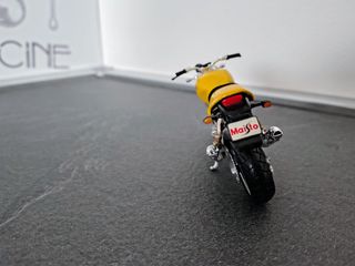 Modellino Ducati Monster 1:18 Maisto
