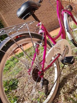 Bicicleta niña rosa puesta a punto