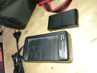 Batería y Cargador JVC Videocámara