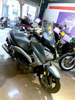 Yamaha X-MAX 250