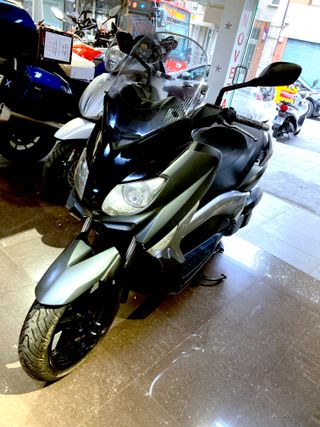 Yamaha X-MAX 250