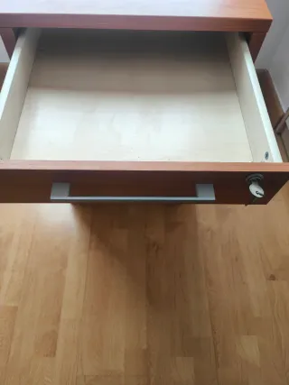 Mesa de escritorio madera y metal